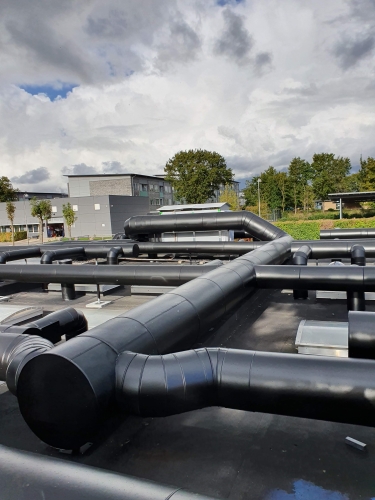 Refleksfri overfladebehandling aluminium udført på taginstallation i Hillerød – professionelt malet for lang holdbarhed og flot finish